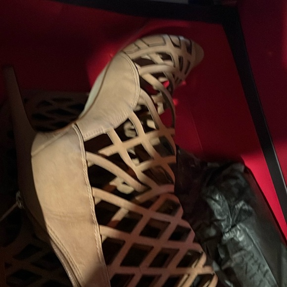 Women's Tan Cutout Heels - Picture 3 of 3